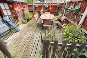 Decking area- click for photo gallery